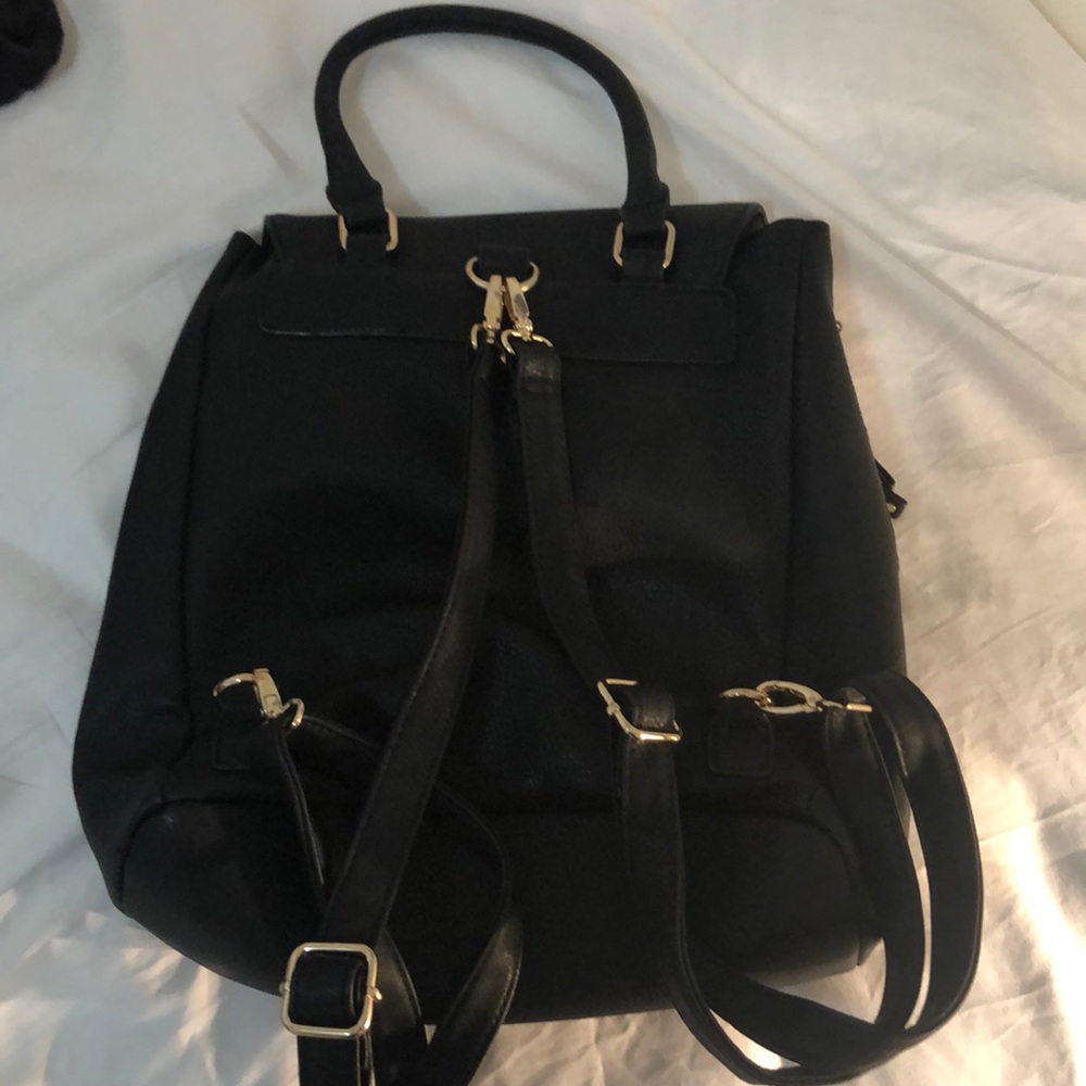 Black backpack - Picture 2 of 3